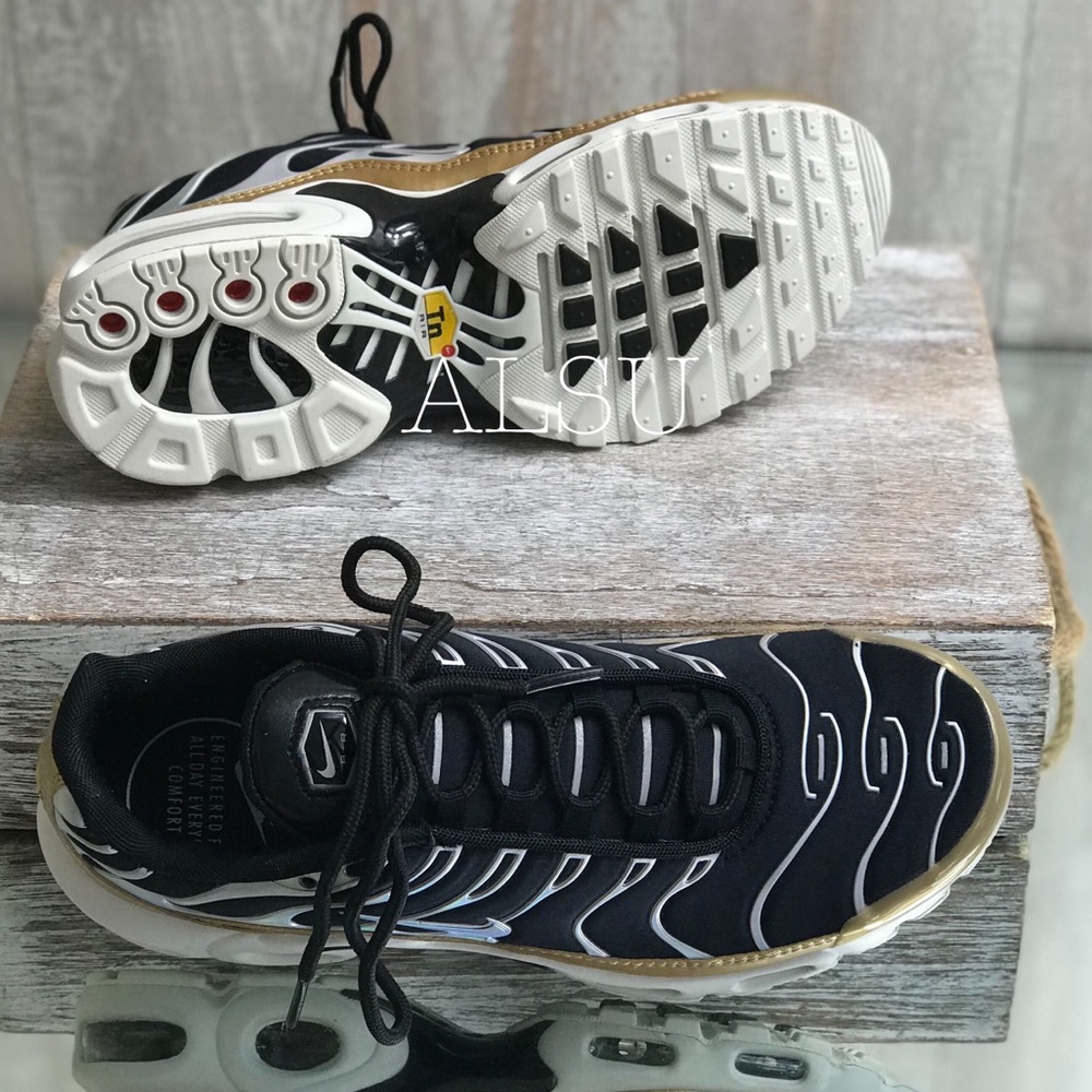 Nike Air Max Plus Black Aluminum White W AUTHENTIC - Picture 3 of 8